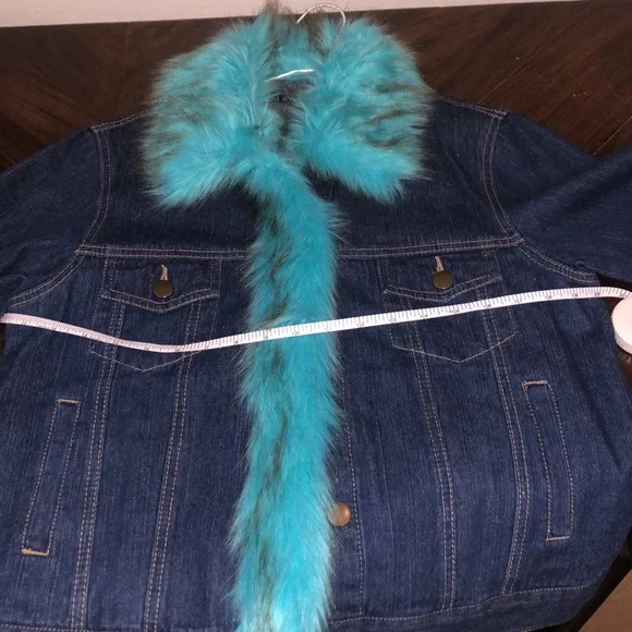 NWOT Jean jacket with aqua fur - Picture 4 of 6